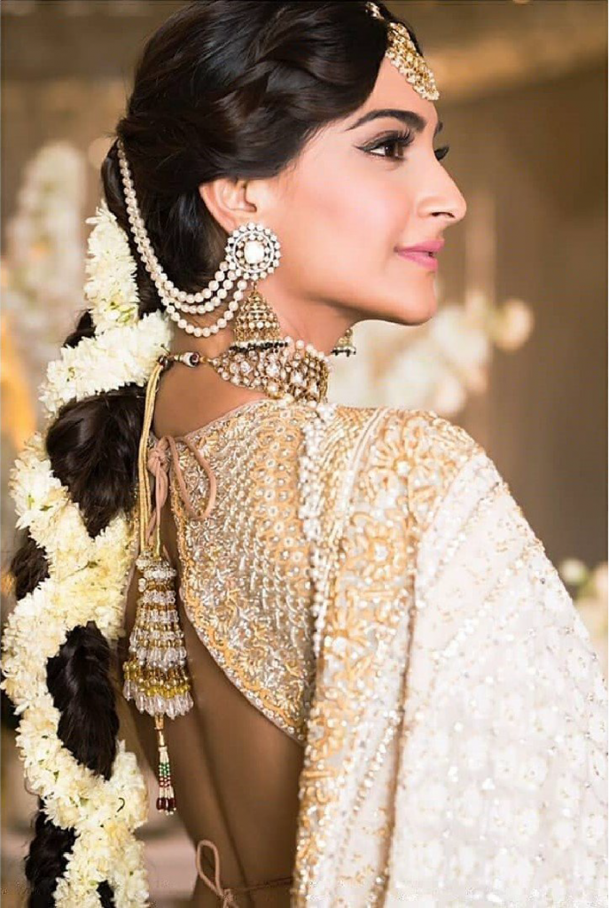 Sonam Kapoor grabs eyeballs at couture bridal event