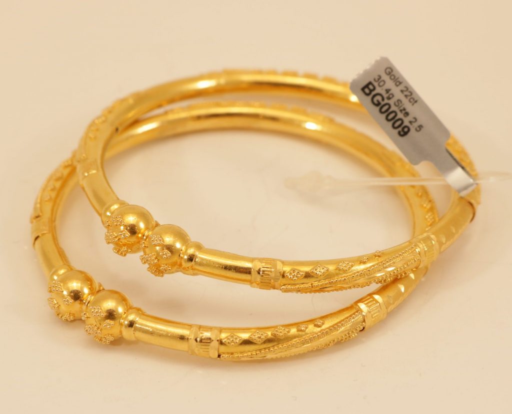 Share more than 75 hollow gold bangle bracelets best