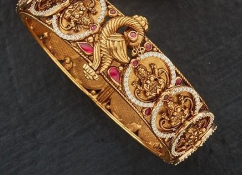 Kerala Style Gold Bangle