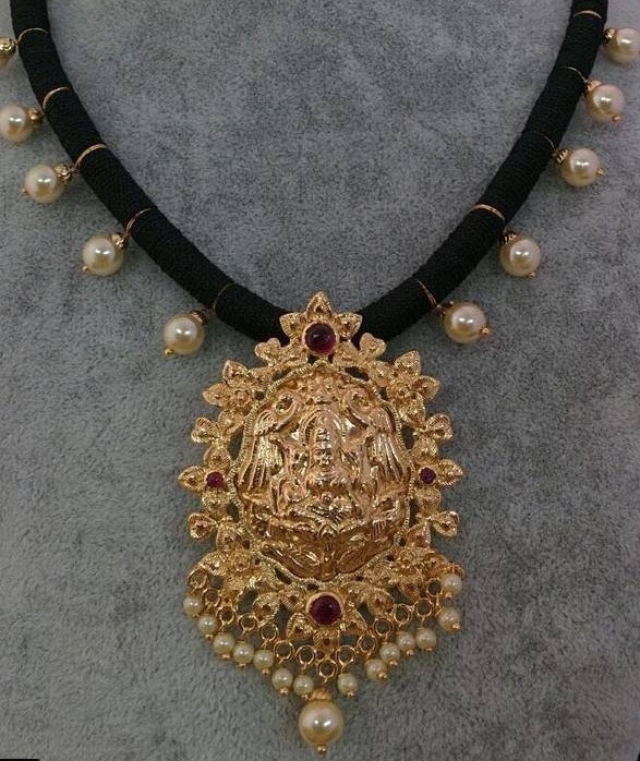 Dori Necklace