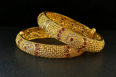 Gold bangles discount in 32 grams