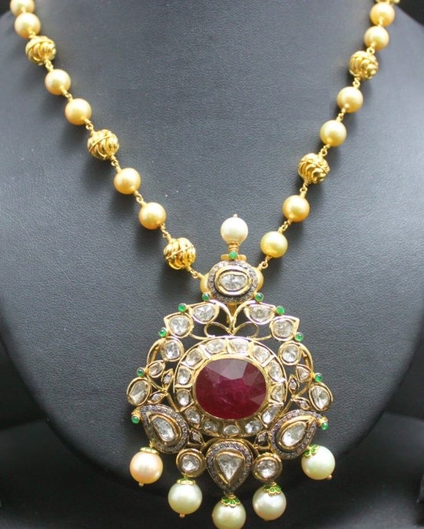 Antique Pearl Necklace Designs