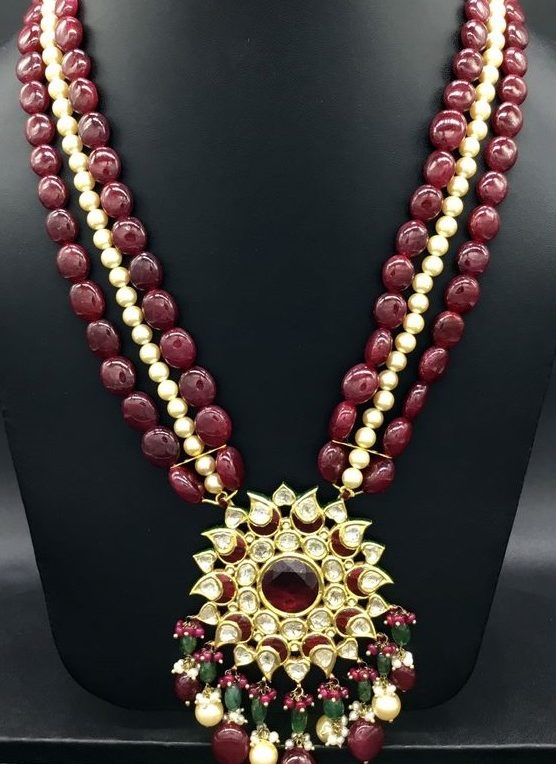 Gold Necklace Designs with Kundan pendants