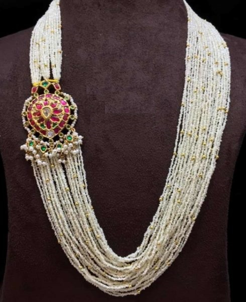 Gold Necklace Designs with Kundan pendants