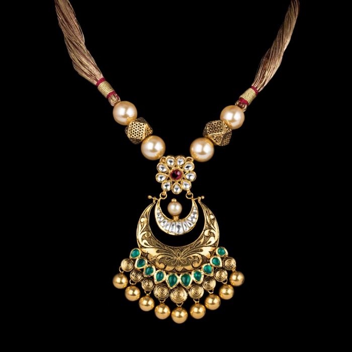 Gold Necklace Designs with Kundan pendants