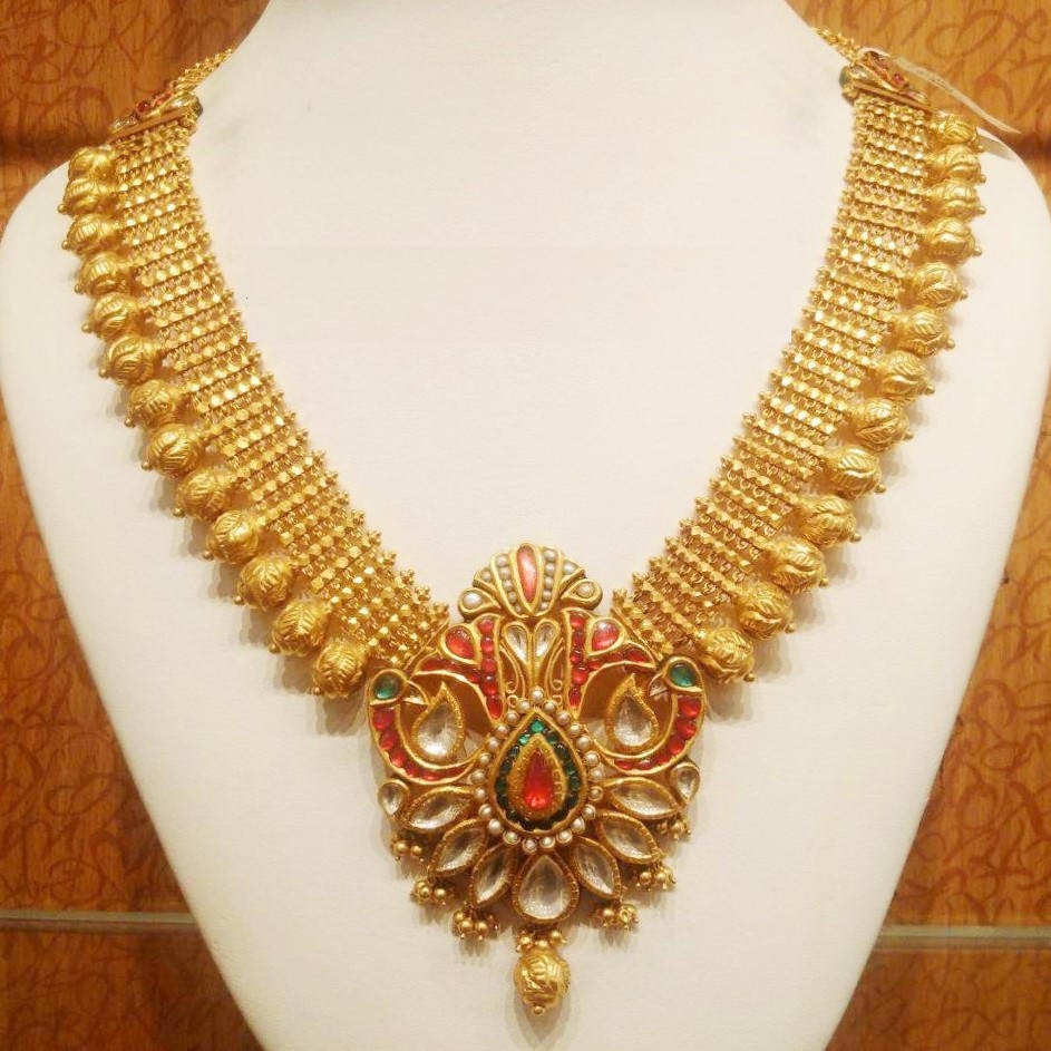 Gold Necklace Designs with Kundan pendants