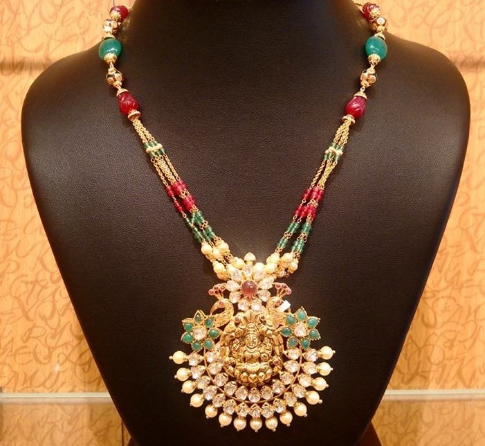 Gold Necklace Designs with Kundan pendants