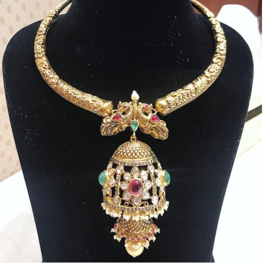 kanti Necklace | Gold jewelry prom, Black beaded jewelry, Gold jewelry  fashion