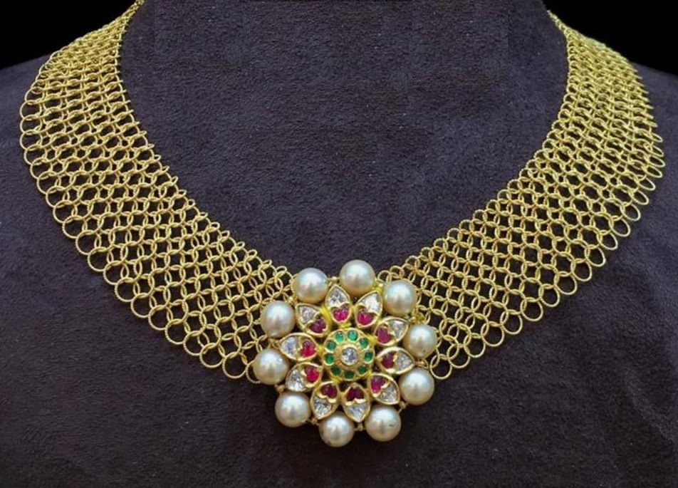 Mesh Chain Gold Necklace 