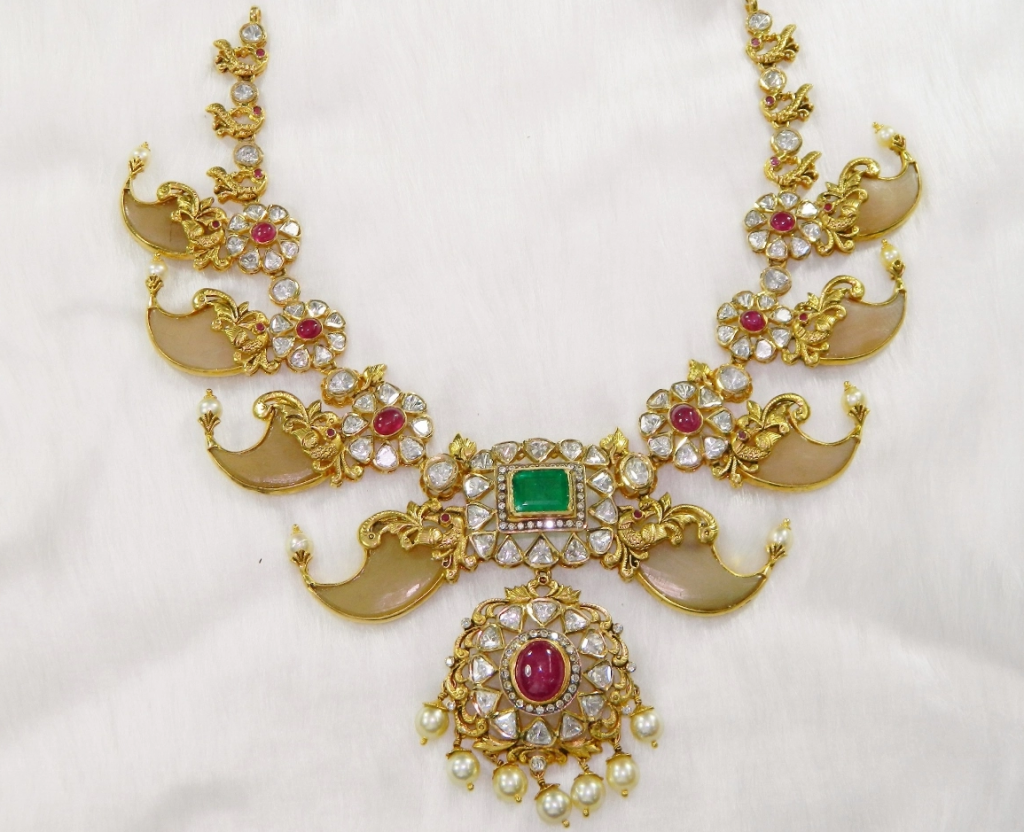 Puligoru necklace store