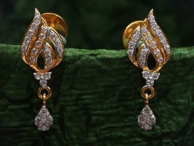 Light Weight Earrings Gold