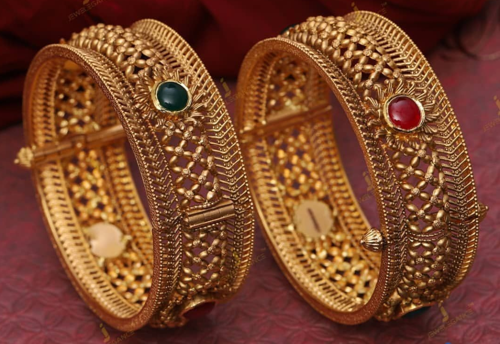 Rajputi Gold Bangles Design