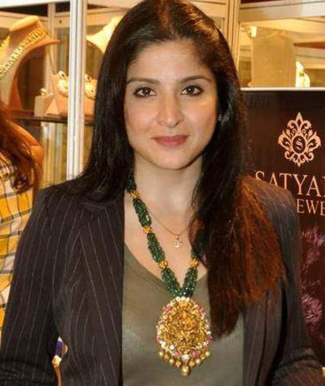 Maheep Kapoor Jewellery Dhanalakshmi Jewellers