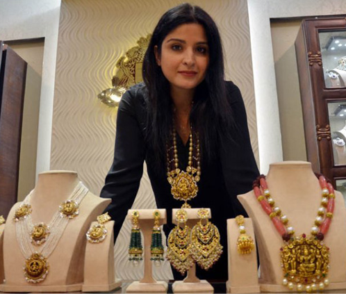 Maheep Kapoor Jewellery|Dhanalakshmi Jewellers