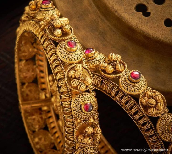 Gajra Bangle Designs in Gold