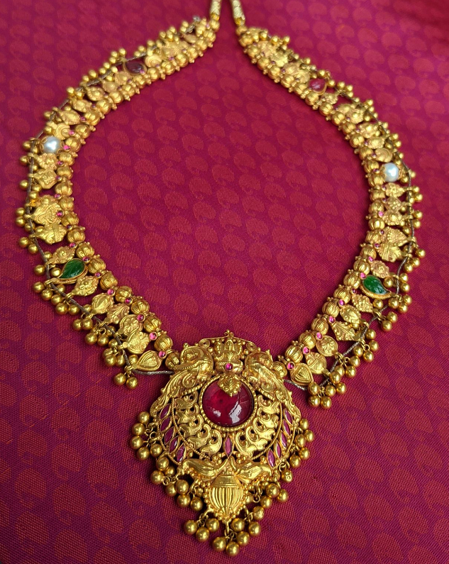 gems embedded Kolhapuri Saaj