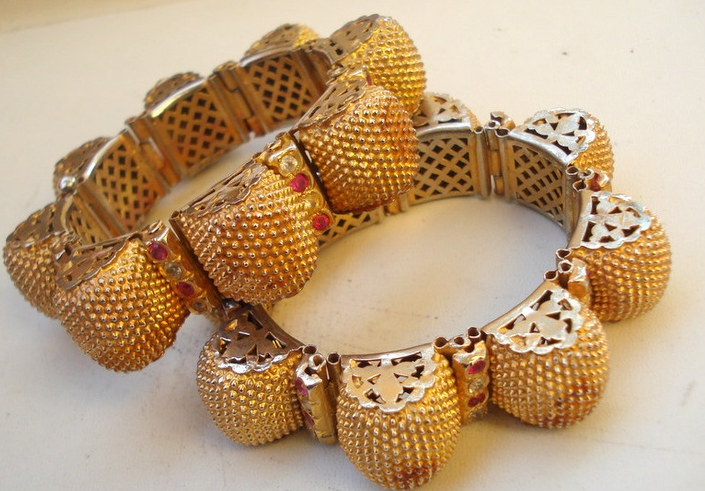 Latest gold gajra design best sale