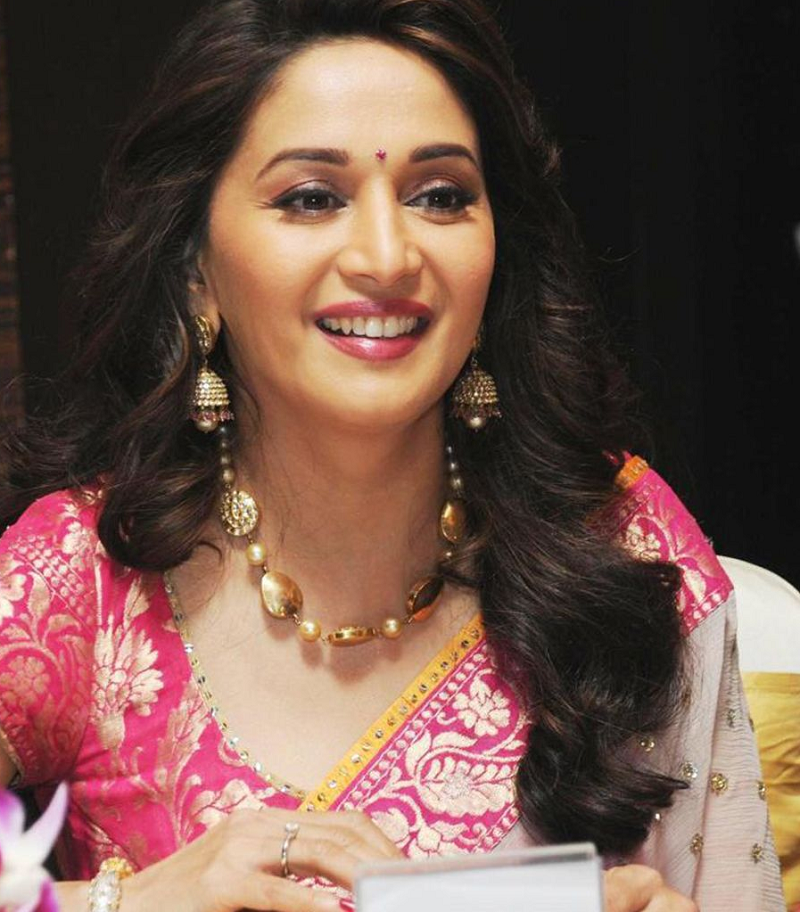 Madhuri Dixit|Light weight gold necklace in 20 grams