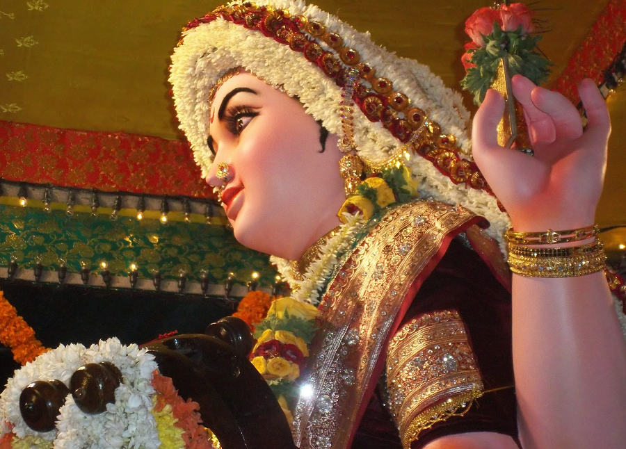 Mangalore Dasara|Navratri festival at Mangalore|Mangalore Sharada Devi photos|Mangalore Sharade|Dasara procession|Mangalore Sonphool|Gokarnanatheshwara temple|Kudroli Sharada|Kudrolli temple|Sharada Devi Jewellery