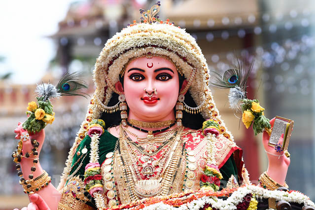 Mangalore Dasara|Navratri festival at Mangalore|Mangalore Sharada Devi photos|Mangalore Sharade|Dasara procession|Mangalore Sonphool|Gokarnanatheshwara temple|Kudroli Sharada|Kudrolli temple|Sharda Devi Jewellery