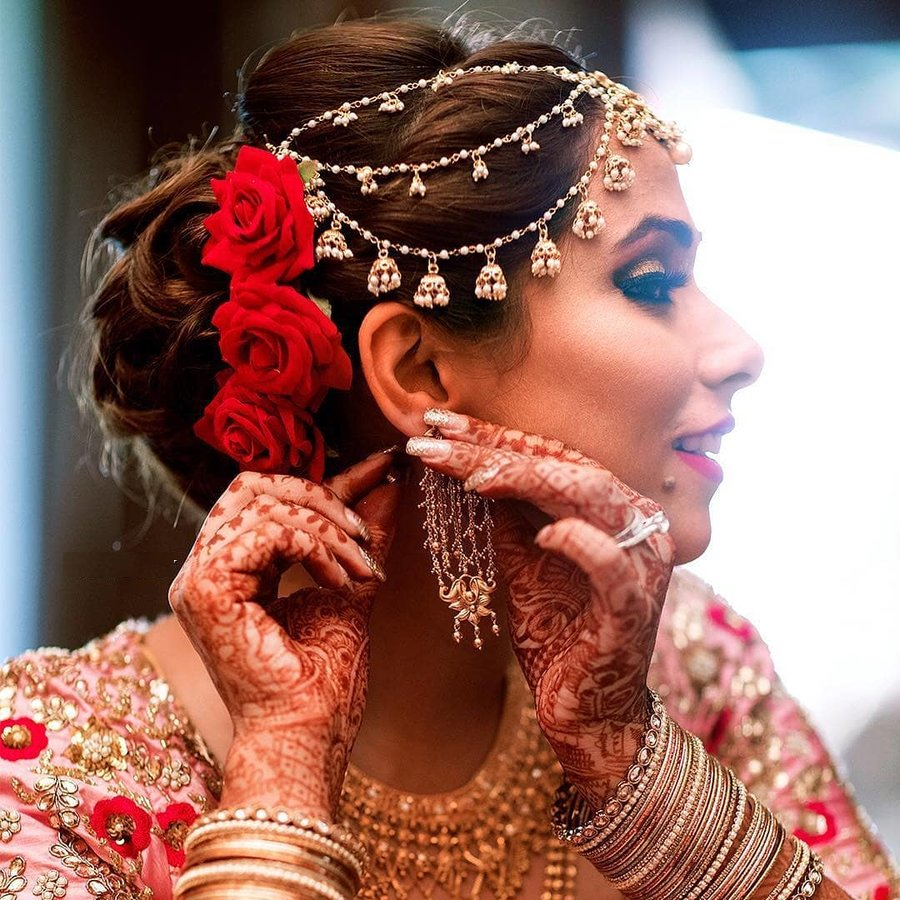 Brides Slaying Their Open Hairstyles With Maang Tikka Or Matha Patti