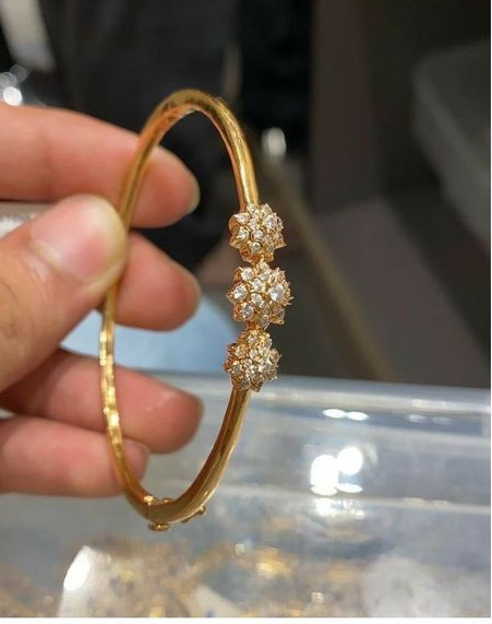 Latest Gold Bangle Designs Catalogue| Latest Gold Bangles Design 2022