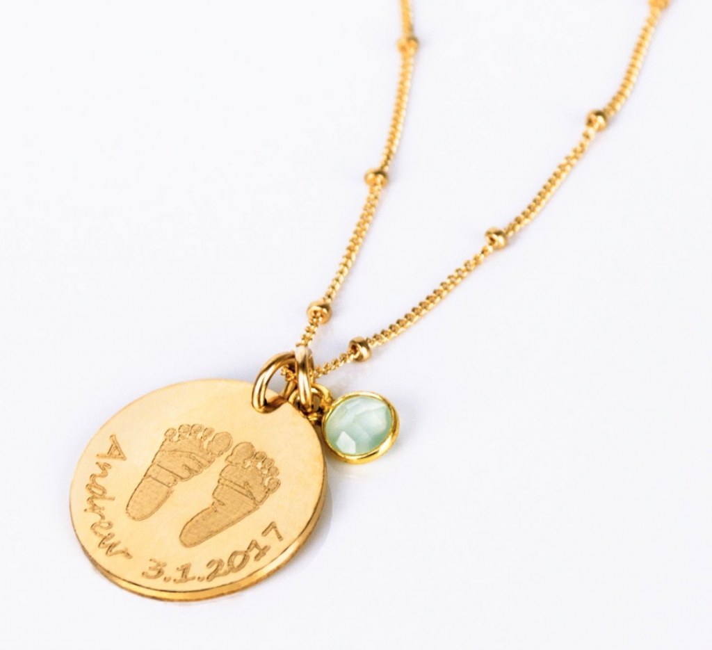 Mom Pendant Gold