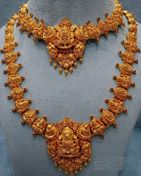 Antic jewellery deals designs in gold