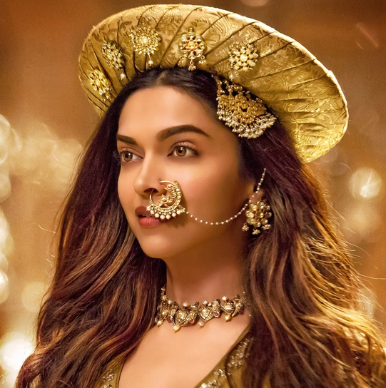 10 Extravagant Looks of Deepika Padukone And Priyanka Chopra From Bajirao  Mastani