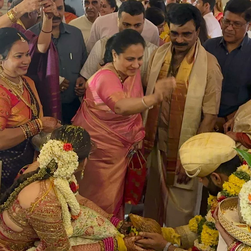 Abhishek Ambareesh Aviva Bidappa Wedding| Aviva Bidappa Jewellery| Mandya Rebel star Ambareesh son Wedding